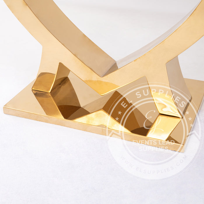 GEMMA HATHOR Heart Shaped Cake Table