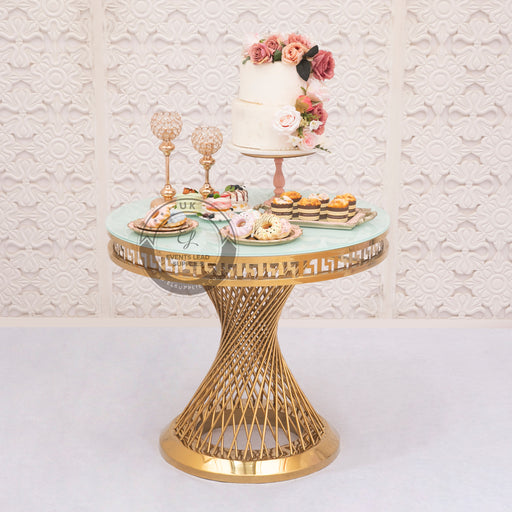 vorage kusco cake table, gold cake table,